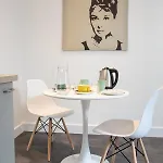 Audrey-quartier Mairie-arenes Antiques *