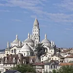 Audrey-quartier Mairie-arenes Antiques アパート
