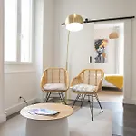Audrey-quartier Mairie-arenes Antiques *