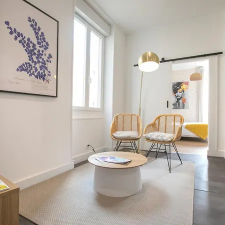 Audrey-quartier Mairie-arenes Antiques-clim Daire